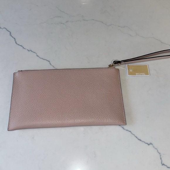 Michael Kors Blush Wrislet NWT - Picture 2 of 7